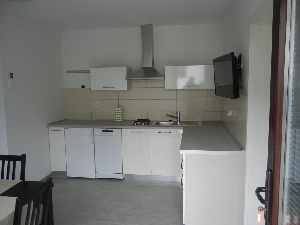 Rooms & Apartment Mira G. Postojna Eksteriør bilde
